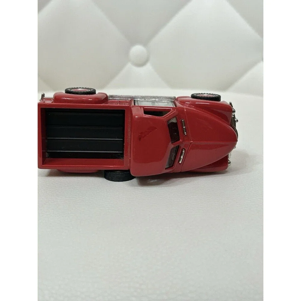 RELIC 1962 Red Pickup Truck Collectible Vehicle Desk Clock Collectible